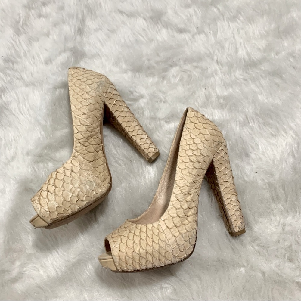 Like New House of Harlow 1960 Nude Corset Back Snakeskin Peep Toe Platform Heels - Picture 6 of 9